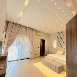 Homelyshortlet Apartment Ajah Lekki, Lagos, מלון בלגוס