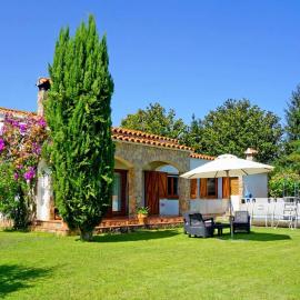 Casa en Viladamat con piscina en la Costa Brava, hotelli Viladamatissa