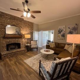 Perfect! Spacious 4-Bedroom Whole House Retreat