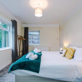 Fully equipped 3BR Home Sleeps 6 Perfect for Short and Long Term Stays