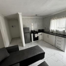 Sunset Rest Guesthouse, hotel u gradu Sekunda