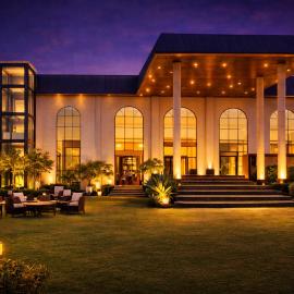 The Heaven Wood Farms - A Luxury Resort with Pool & Premium Rooms, hotel a Manāni