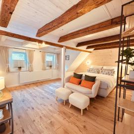Chalet Lilienstein, Dachgeschoß-Studio neu 2026, hotel a Königstein an der Elbe