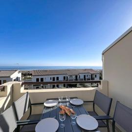 L'Horizon - Vue Mer - Piscine - Proche plage, hotel in Fleury