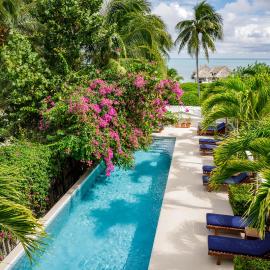 Weezie's Ocean Front Hotel and Garden Cottages, hotel em Caye Caulker