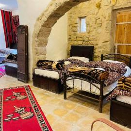 Night in Dana, hotell sihtkohas Dana