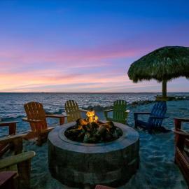 Waterfront Resort Condo & Balcony Heated Pool