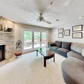 Deep Creek Village #33, ξενοδοχείο σε McHenry