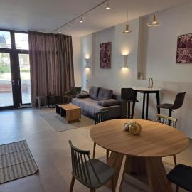 Karatza's suite 2
