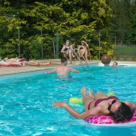 Camping nature 3 étoiles - au coeur des montagnes du Jura, hotel in Levier