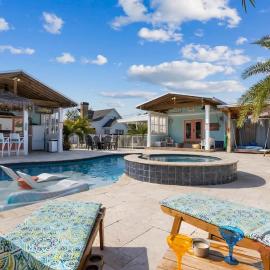The Anchor Once Upon A Tide Villas POOL, hotel in Bay Saint Louis