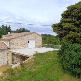 Havre de paix bucolique en Haute-Ardèche, hotel v destinaci Étables