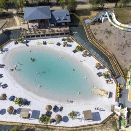 ZEcamping 4 étoiles familial espace aquatique locatif TV 29m2 4 pers, Hotel in Aubigny