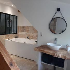 Logement Cozzy avec vue sur la vallée et Jacuzzi