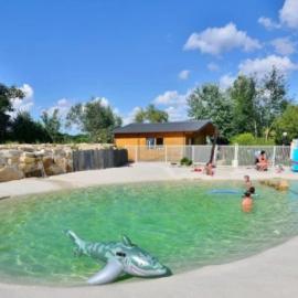 ZEcamping 3 étoiles 4km plage piscine sauna dog friendly salle fitness, hotel in Pouldreuzic