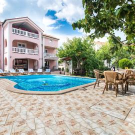 Villa Beganović, hotel in Krk