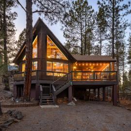 Cozy Chalet in the Pines, hotel in Munds Park