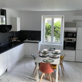 New Maison moderne 80m2 avec extérieur chaleureux