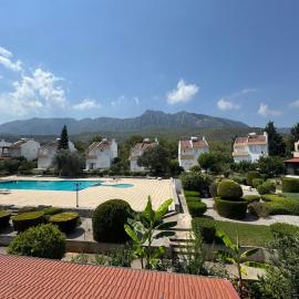 3 bedroom Villa in Kyrenia, 2 minutes away from the beach!, hotel Strovolos városában