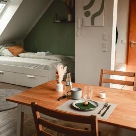 Teck Loft - Zentrale & frisch renovierte Unterkunft am Bahnhof, hotelli kohteessa Kirchheim unter Teck