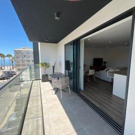 NEW Apartment, Sea Front & Shared Pool