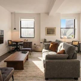 Luxury Downtown Apt with Parking, Gym, and Lap Pool · Sleeps 4-5
