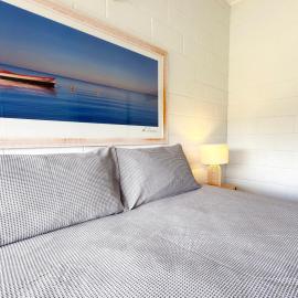 Coastal Breeze Holiday Units, hotel a Kingscote