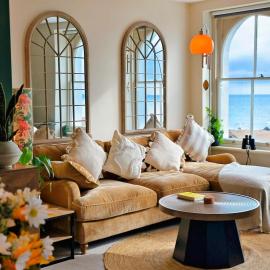 Ocean Whisper - 2 Bedroom Sea Front Apartment