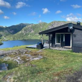 Mountain Cabin With Magical View And Tranquil Lake โรงแรมในMatre