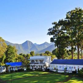 Tsitsikamma Village Inn: Stormsrivier şehrinde bir otel