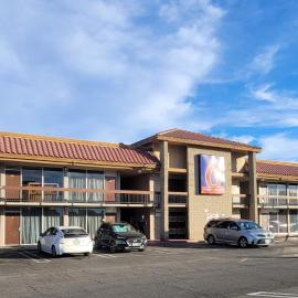 Motel 6 Victorville Green Tree Bvld, hotel u gradu Viktorvil