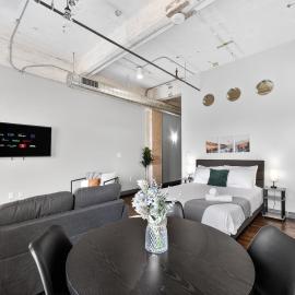 Modern Downtown Apartment | Pool, Laundry, Valet Parking