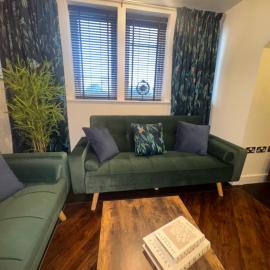 2BR Apt FREE parking Royal Lpool Golf Course Views, hotel a Hoylake