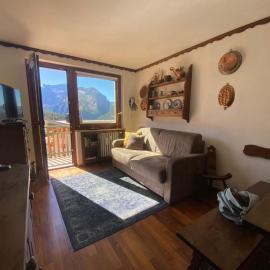 La Casa del Sole, 2 bedrooms, parking space、セストリエーレのホテル