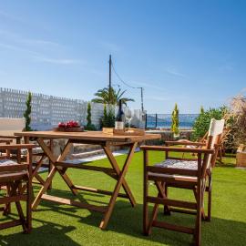Kyma Aegina Suites, hotel in Egina