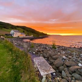 Beachfront, Antrim Coast, Stunning Views & Hot Tub