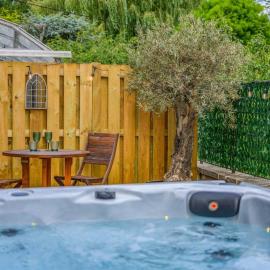 2 Bed in Fordingbridge oc-96127, hôtel à Godshill