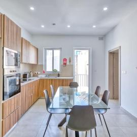 Ta Xbiex Suite Stay with Balcony close to seafront