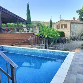 Agriturismo podere sanvincenzo โรงแรมในเลกชิโอ