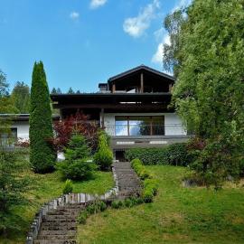 Ferienhaus am Titisee - mit Seeblick & eigenem Seezugang, Hinterzarten: Hinterzarten şehrinde bir otel