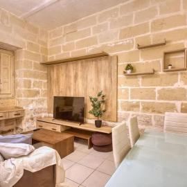 Cosy Home steps from Marina and seafront