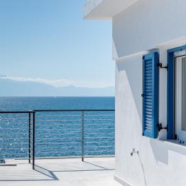 Penthouse Seafront Luxury Studio, hotel a Epanomi