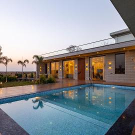 ELIVAAS Signature House of Tvara، فندق في Tāoru
