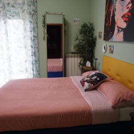 Nice room with private bathroom, hotel i Ercolano