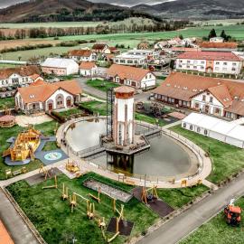 Rezort Masarykov dvor, hotell sihtkohas Pstruša