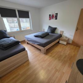 69m2 FERIENWOHNUNG mit PARKPLATZ an der Unterkunft Apartment am Zittauer Stadtzentrum Top Lage - Wohnen auf Zeit - 3 Raum Wohnung