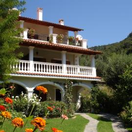 Alexandros Apartments & Studios, hotel in Agios Gordios