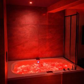L'Ecrin des Sens - Love Room avec Balnéotherapie, hotel en Chartres