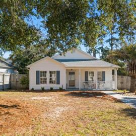 The Salty Bean - Pet Friendly Coastal Retreat