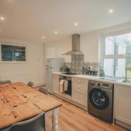Spacious 3 Bedroom Home with Garden in Banbury